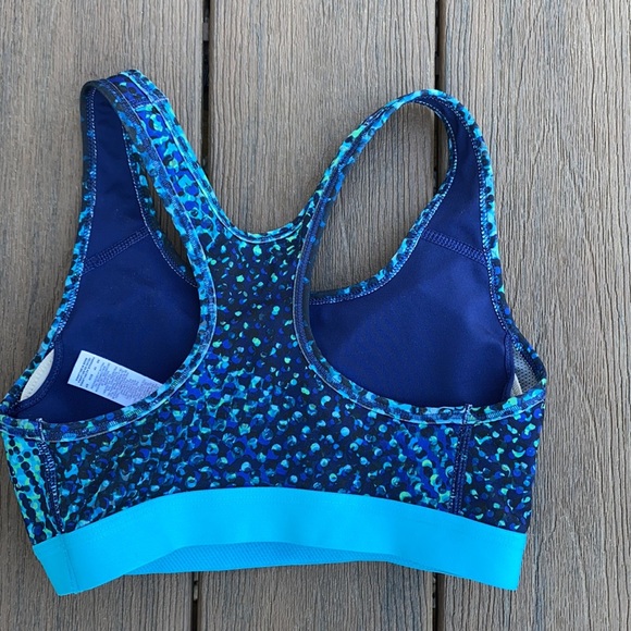 Nike dri fit bra in XS - Picture 2 of 9